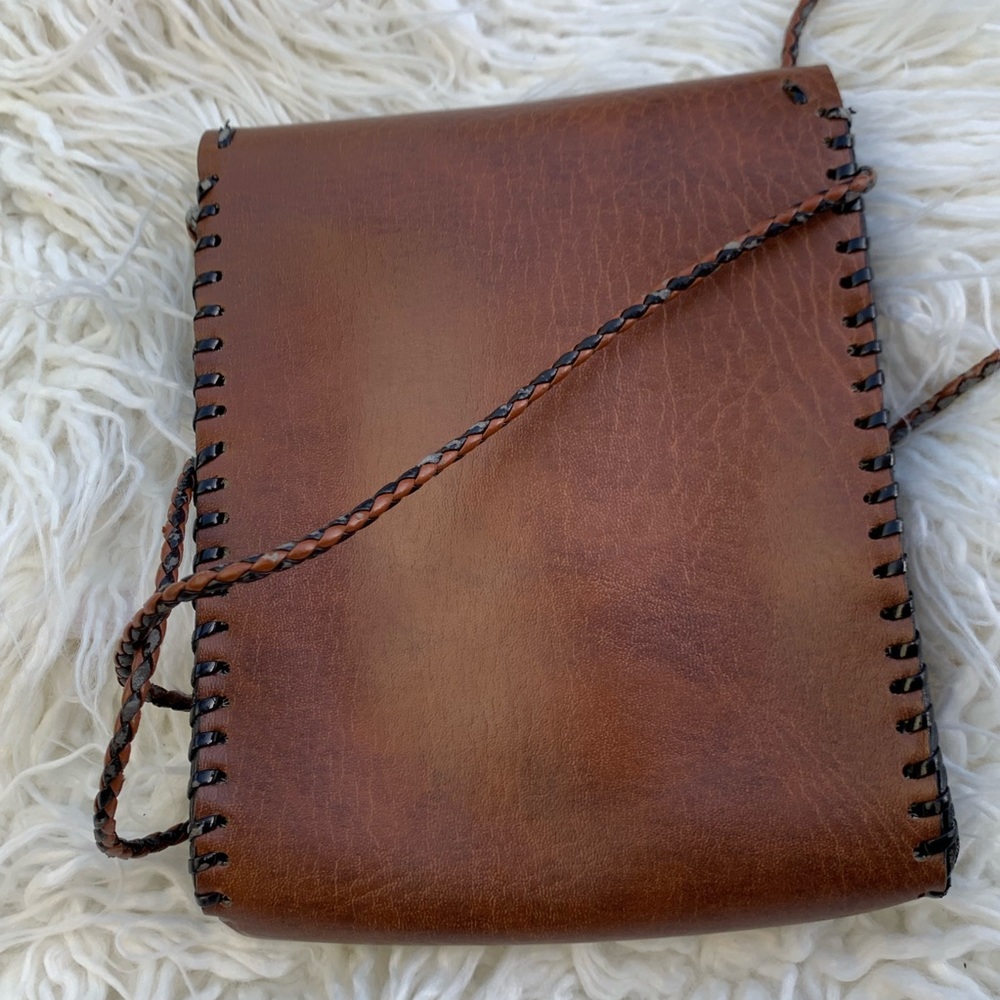 ✨🖤 Super Cute Leather Handmade Crossbody 🖤✨ - Picture 8 of 8